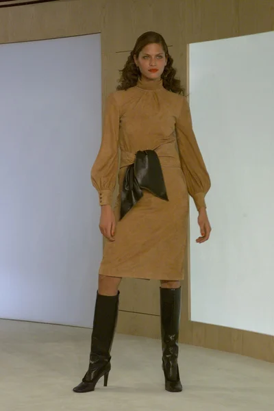 Look 14
